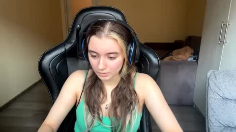 Elena online show from April 2026 11:55:02 AM