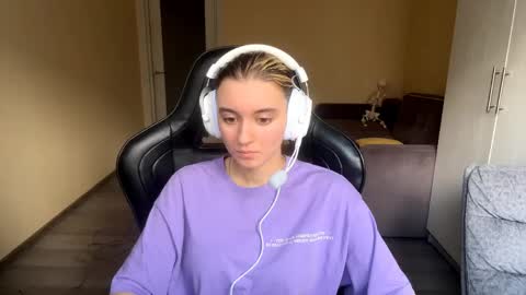 Elena online show from April 2026 07:11:01 AM