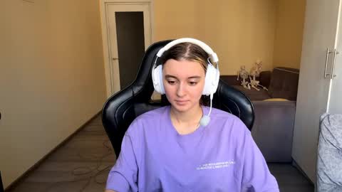 Elena online show from April 2026 06:17:01 AM