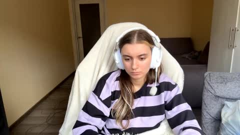 Elena online show from May 2026 09:17:01 AM
