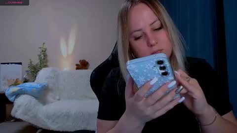 hi glad to chat online show from December 2025 11:19:01 AM