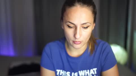 Tina online show from December 2025 09:32:02 PM