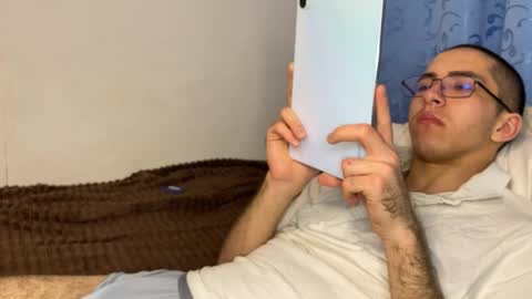 notatheeena online show from October 2025 06:43:01 PM