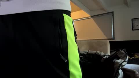 Snapshot of notsmallnotbigg chatting on February 2025 10:59:02 AM notsmallnotbigg online show from February 2025 10:59:02 AM