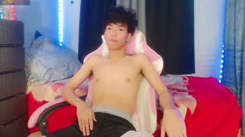 Snapshot of noughty_yuji chatting on February 2026 11:30:02 AM Yuji online show from February 2026 11:30:02 AM