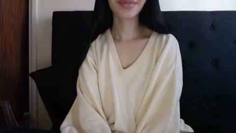 Snapshot of novafrey chatting on November 2025 04:40:02 PM Olivia online show from November 2025 04:40:02 PM