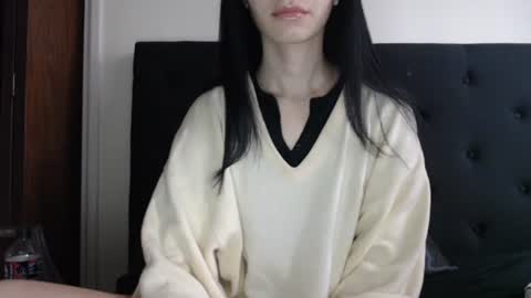 Snapshot of novafrey chatting on November 2025 06:19:01 PM Olivia online show from November 2025 06:19:01 PM