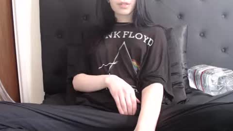 Snapshot of novafrey chatting on December 2025 06:14:03 PM Olivia online show from December 2025 06:14:03 PM