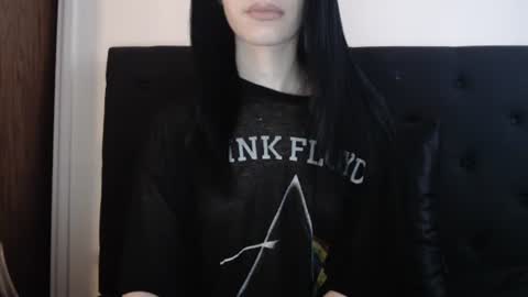 Snapshot of novafrey chatting on December 2025 09:02:01 PM Olivia online show from December 2025 09:02:01 PM