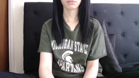 Snapshot of novafrey chatting on December 2025 07:43:01 PM Olivia online show from December 2025 07:43:01 PM