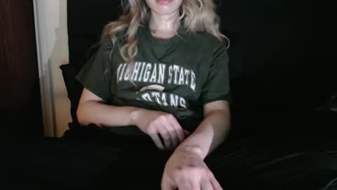 Snapshot of novafrey chatting on December 2025 07:28:02 AM Olivia online show from December 2025 07:28:02 AM