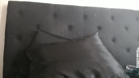 Olivia online show from March 2026 07:54:02 PM