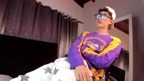 Nova online show from November 2025 07:41:02 PM