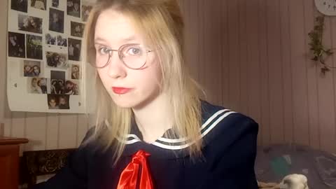 Sari  It is my first day  online show from February 2026 02:12:02 PM