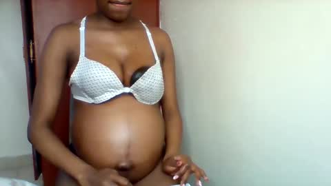 Snapshot of nubian_queen1033 chatting on September 2025 04:14:02 AM happie online show from September 2025 04:14:02 AM