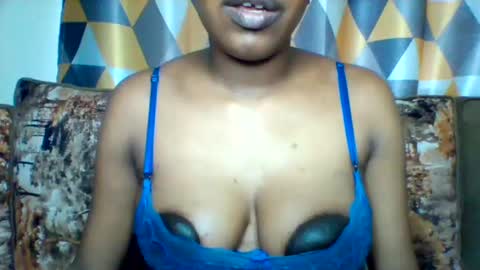 Snapshot of nubian_queen1033 chatting on September 2025 10:31:02 AM happie online show from September 2025 10:31:02 AM
