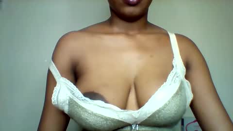 Snapshot of nubian_queen1033 chatting on January 2026 02:54:02 PM happie online show from January 2026 02:54:02 PM
