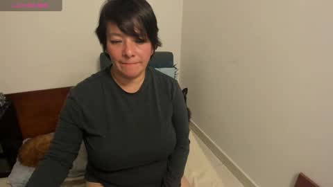 Snapshot of nuit_rose chatting on January 2025 05:00:01 AM nuit_rose online show from January 2025 05:00:01 AM