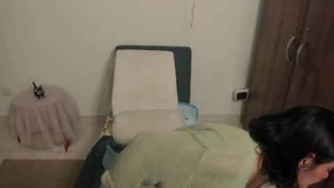 nuit_rose online show from May 2026 02:07:02 AM