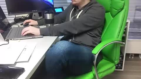 Snapshot of numlove chatting on December 2024 10:49:01 AM Slave for Mistress and Master online show from December 2024 10:49:01 AM