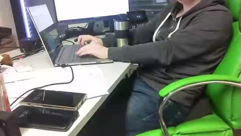 Snapshot of numlove chatting on December 2024 09:49:01 AM Slave for Mistress and Master online show from December 2024 09:49:01 AM