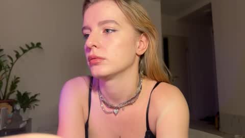 nura_foxx online show from December 2025 11:55:02 PM