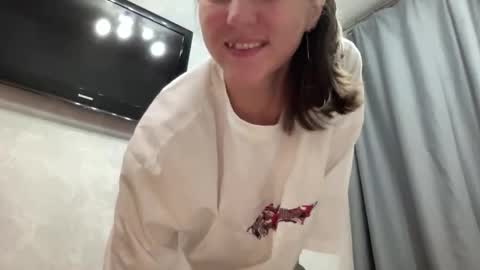 Snapshot of nursedoll chatting on September 2025 04:06:01 PM Ema online show from September 2025 04:06:01 PM