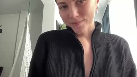 Snapshot of nursedoll chatting on October 2025 06:05:02 AM Ema online show from October 2025 06:05:02 AM