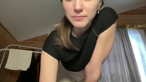 Snapshot of nursedoll chatting on December 2025 05:02:01 AM Ema online show from December 2025 05:02:01 AM