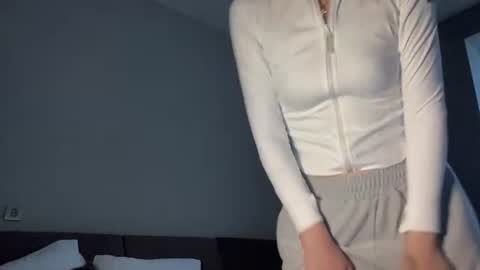 Snapshot of nursedoll chatting on April 2026 09:32:02 AM Ema online show from April 2026 09:32:02 AM