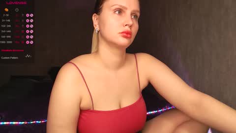 Snapshot of nutcrewlove chatting on November 2025 11:03:01 PM WEELCOMEEEEEEEEEE online show from November 2025 11:03:01 PM