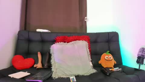 Nia online show from February 2025 04:51:02 AM