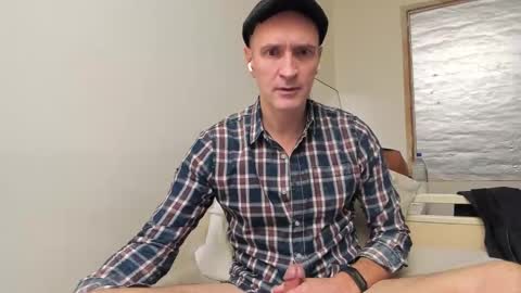 Snapshot of nyhudsonvalleyfun chatting on October 2025 08:29:01 PM HudsonValleyNYfun online show from October 2025 08:29:01 PM