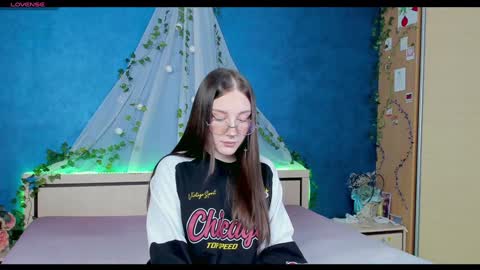 Snapshot of nymphalean chatting on January 2025 07:03:01 PM Kat online show from January 2025 07:03:01 PM