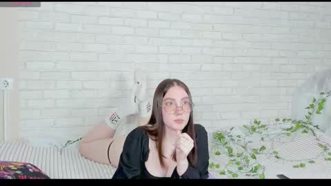 Snapshot of nymphalean chatting on November 2025 04:18:02 PM Kat online show from November 2025 04:18:02 PM