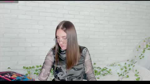 Snapshot of nymphalean chatting on November 2025 11:33:02 AM Kat online show from November 2025 11:33:02 AM