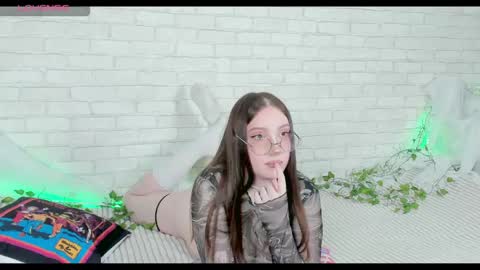 Kat online show from April 2026 02:33:01 PM