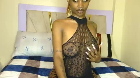 Snapshot of nyra_vesper chatting on June 2026 11:31:01 PM Lexi i online show from June 2026 11:31:01 PM