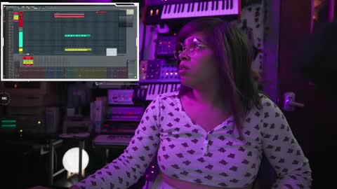 Snapshot of nyxraven chatting on December 2024 11:00:01 AM NyxRaven online show from December 2024 11:00:01 AM