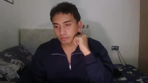 nyxveloura online show from April 2026 12:47:01 PM