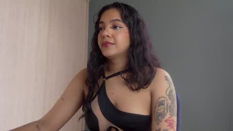 Snapshot of obeyval chatting on October 2025 09:48:02 PM Vale online show from October 2025 09:48:02 PM