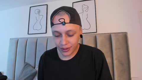 Sara Help me reach 1000 followers online show from June 2026 04:12:01 PM