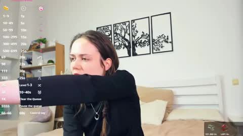 Elis online show from April 2026 08:25:02 PM