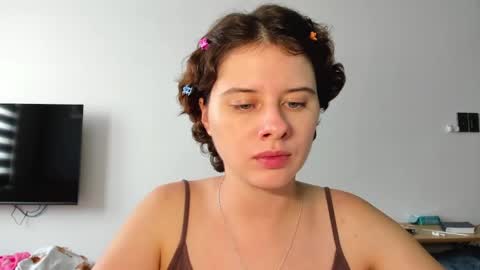 Evie online show from April 2026 06:40:02 AM