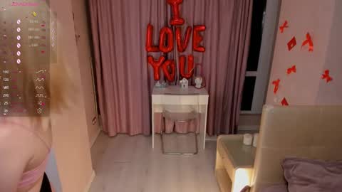 Lynna online show from March 2025 06:12:01 PM