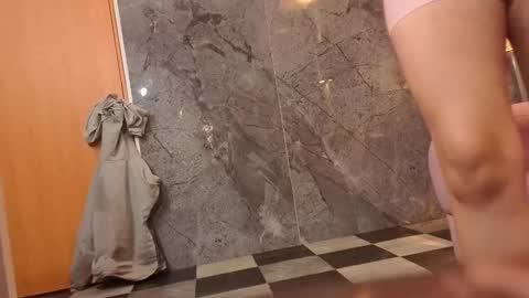 odette_b online show from November 2025 12:58:02 PM