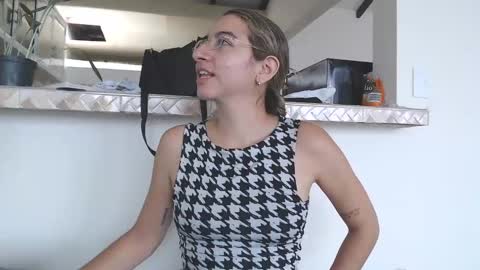 Val online show from January 2025 03:22:01 PM