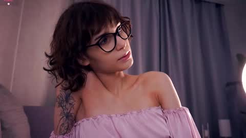 Thea online show from November 2025 07:36:01 PM