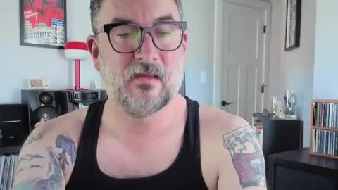 Snapshot of office_dad chatting on September 2025 07:04:01 PM Office Dad online show from September 2025 07:04:01 PM