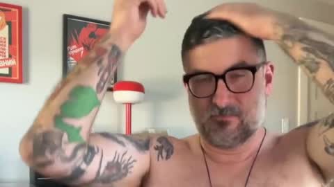 Snapshot of office_dad chatting on October 2025 08:18:02 PM Office Dad online show from October 2025 08:18:02 PM